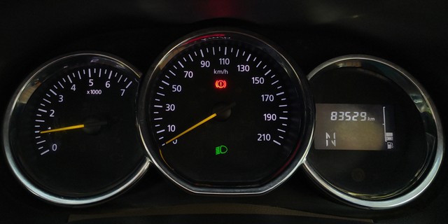 Renault Duster 110PS Diesel RxZ AMT Second-hand 2018 Renault Duster 110PS Diesel RxZ AMT for sale in Surat-19