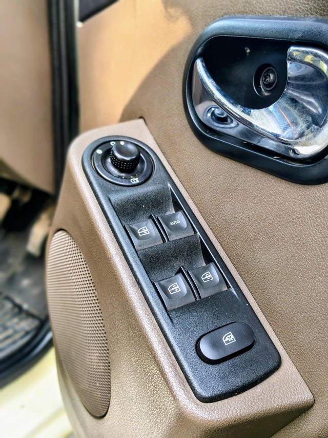 Renault Duster 110PS Diesel RxZ AMT Second-hand 2018 Renault Duster 110PS Diesel RxZ AMT for sale in Surat-7