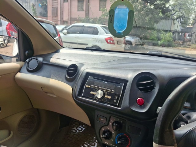 Second-hand 2014 Honda Brio E MT for sale in Surat-9