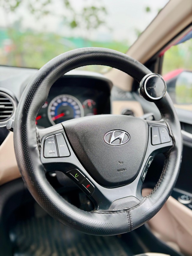 Second-hand 2017 Hyundai Grand i10 Sportz for sale in Surat-12