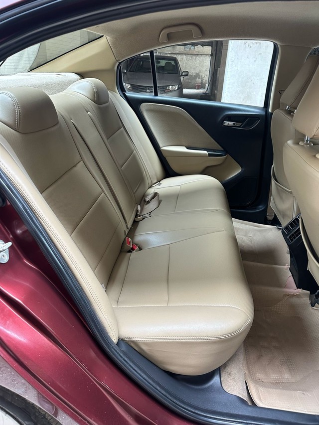 Second-hand 2017 Honda City i VTEC SV for sale in Surat-10