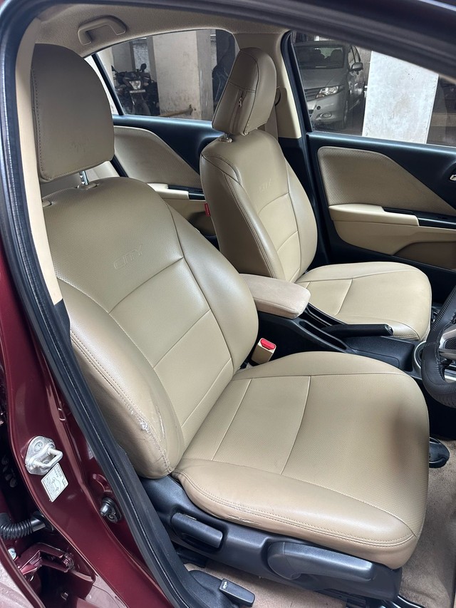 Second-hand 2017 Honda City i VTEC SV for sale in Surat-13