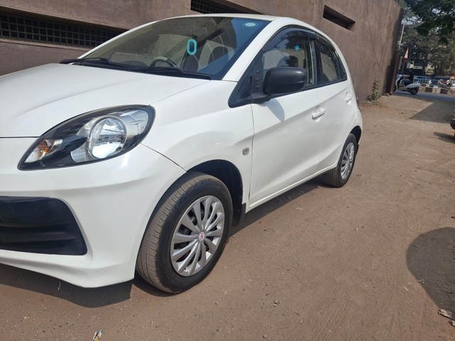 Second-hand 2014 Honda Brio E MT for sale in Surat-7