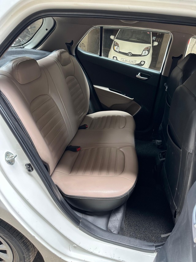 Second-hand 2018 Hyundai Grand i10 1.2 CRDi Sportz for sale in Surat-12