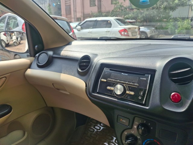 Second-hand 2014 Honda Brio E MT for sale in Surat-8