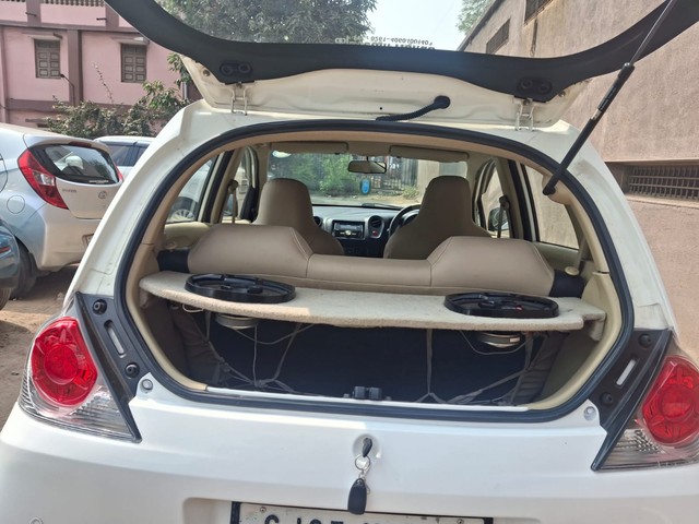 Second-hand 2014 Honda Brio E MT for sale in Surat-3