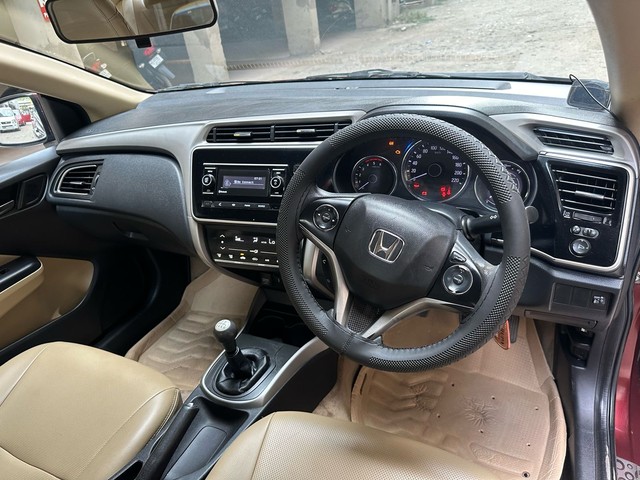 Second-hand 2017 Honda City i VTEC SV for sale in Surat-8