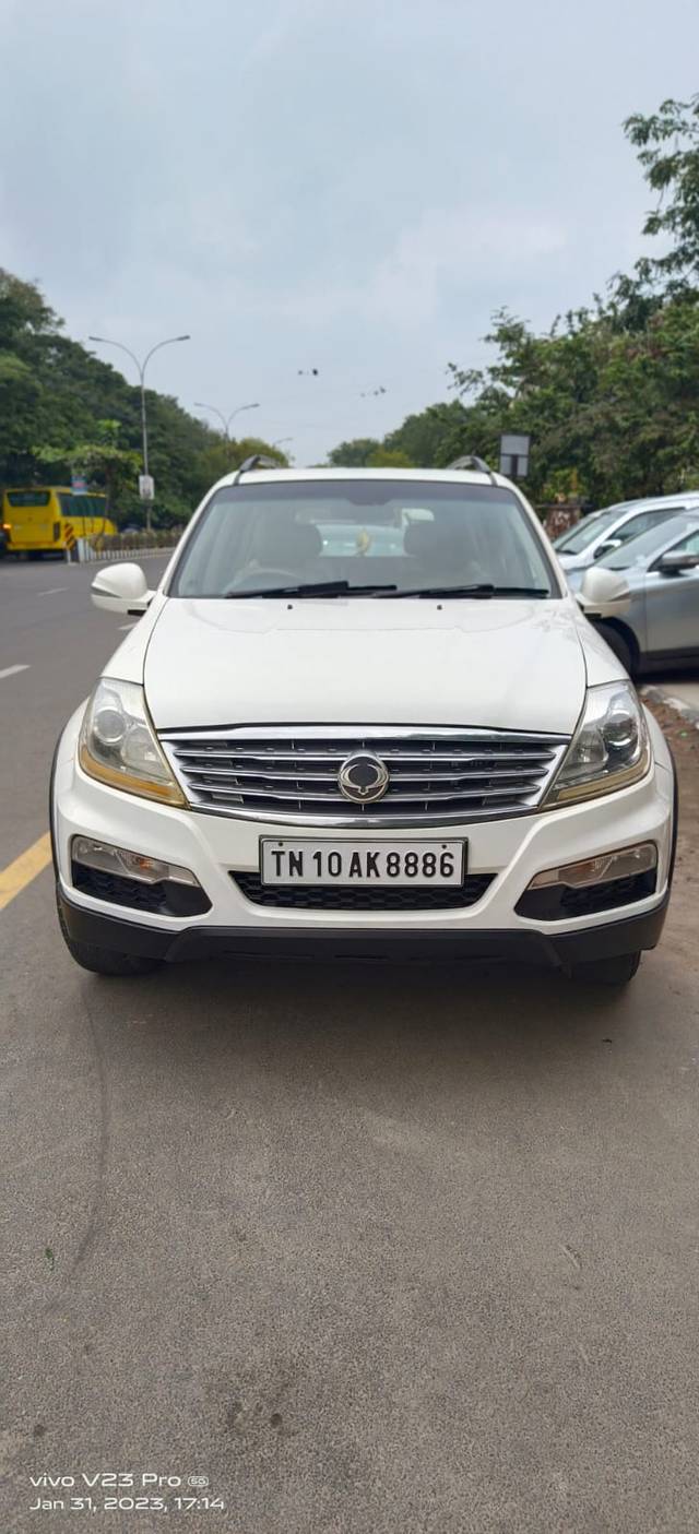 https://images10.gaadi.com/usedcar_image/original/used_car_2660550_1675170001.jpg?imwidth=6400