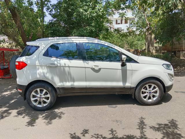 https://images10.gaadi.com/usedcar_image/original/used_car_2789608_1686204593.jpg?imwidth=6401