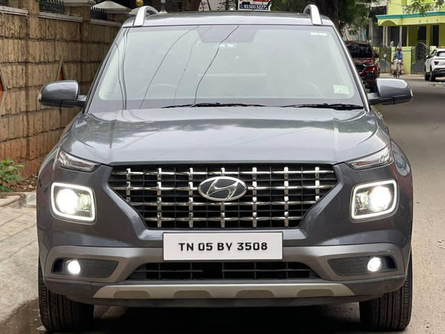 https://images10.gaadi.com/usedcar_image/original/zz1_crop_img_628205d6881b2_1652688342.jpg?imwidth=6401