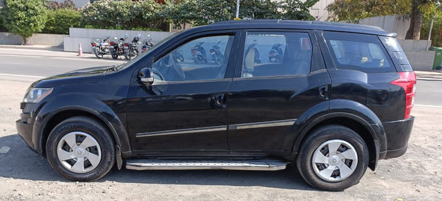 Mahindra XUV500 W6 2WD