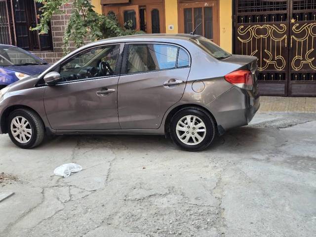 https://images10.gaadi.com/usedgaadi-sellcar/UsedCar/0002cfa5-9782-4b7c-bcd2-7bf44fed07c3/f4dd8e33-a26a-4195-8759-6361e3d2a95d.jpg?imwidth=6400