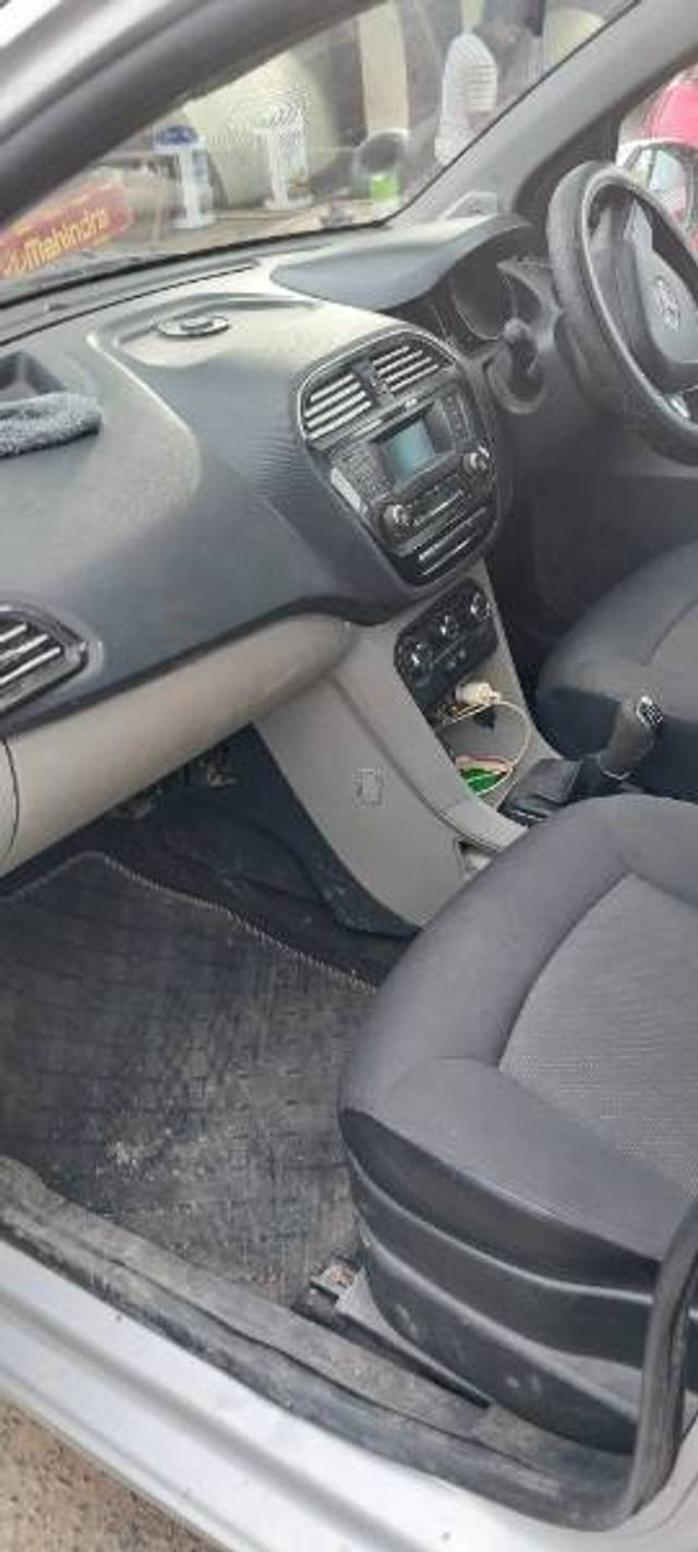 https://images10.gaadi.com/usedgaadi-sellcar/UsedCar/0016028c-63e6-4b44-9c48-647ad607c651/02f46b6f-2ea6-45d1-9608-940668d20adb.jpg?imwidth=6401