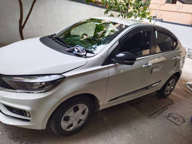 https://images10.gaadi.com/usedgaadi-sellcar/UsedCar/0021a493-a32f-4a49-9827-c28d73472e6c/6ec0c1a7-3a14-4bb7-90fd-8993c023b6b0.jpg?imwidth=6400