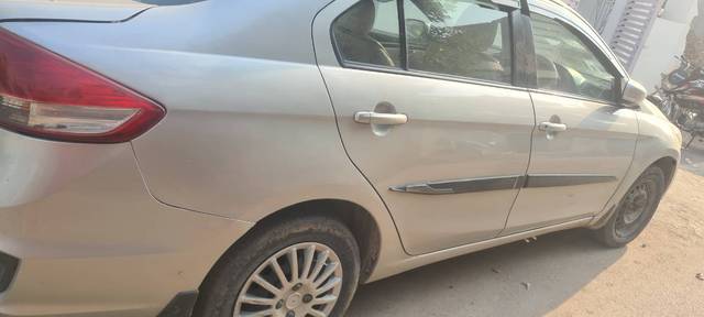 https://images10.gaadi.com/usedgaadi-sellcar/UsedCar/002efccb-e9ff-4270-8cee-fc0211119d32/7d560631-ac6b-4968-b34f-95995fd24522.jpg?imwidth=6402