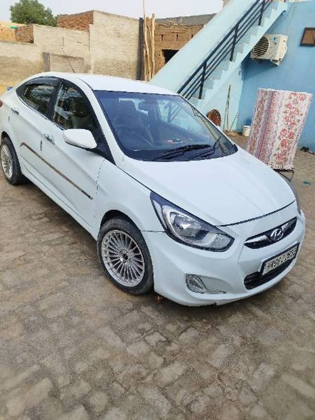 https://images10.gaadi.com/usedgaadi-sellcar/UsedCar/007c78d2-d8e0-44c2-b9aa-1b8322ba28ed/b50093c1-d590-4031-b8fe-198f6d66c7c5.jpg?imwidth=6400