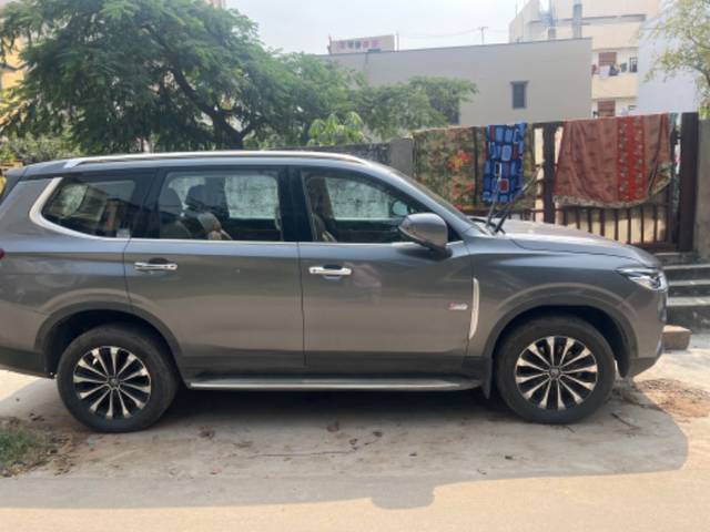 https://images10.gaadi.com/usedgaadi-sellcar/UsedCar/00ae1dd5-2b86-4cc4-b611-4171cab87aaa/4d32c485-d76d-440a-ae40-024bd4eabb36.jpg?imwidth=6401