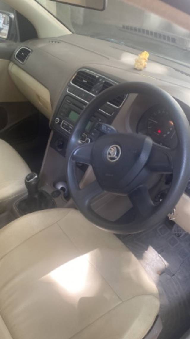 https://images10.gaadi.com/usedgaadi-sellcar/UsedCar/00cec503-103f-40c6-8ef9-53e07afd5930/e1f13bee-4fd4-41a8-8b7d-49362bfdfba3.jpeg?imwidth=6402