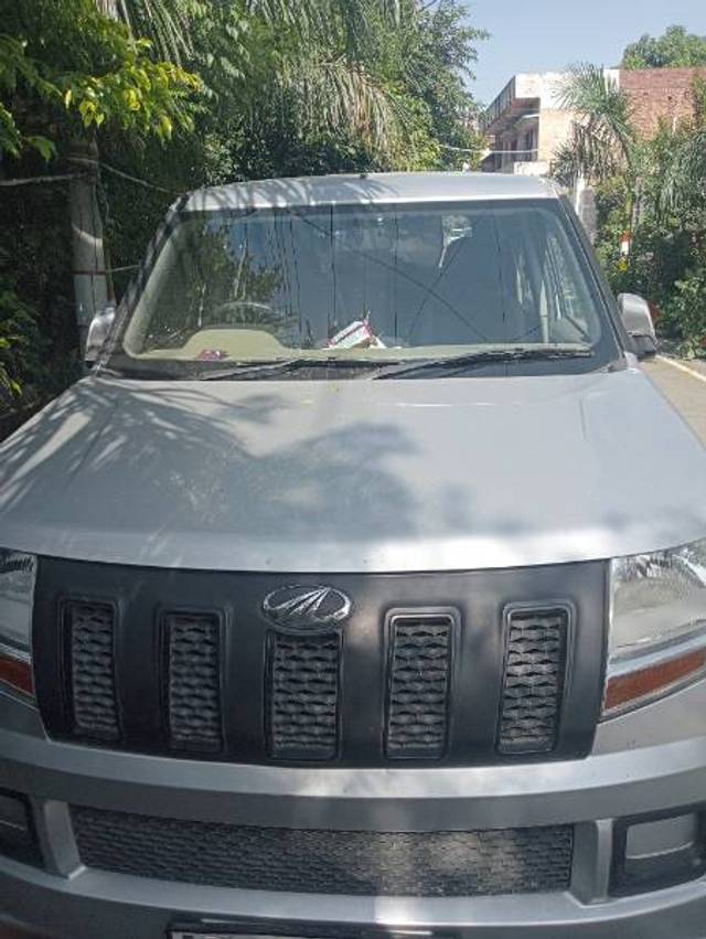 https://images10.gaadi.com/usedgaadi-sellcar/UsedCar/00cf7ae8-9386-476d-b583-af386b678fcf/c0e74d54-b1b8-4bd2-9d87-63116aec4f22.jpg?imwidth=6402