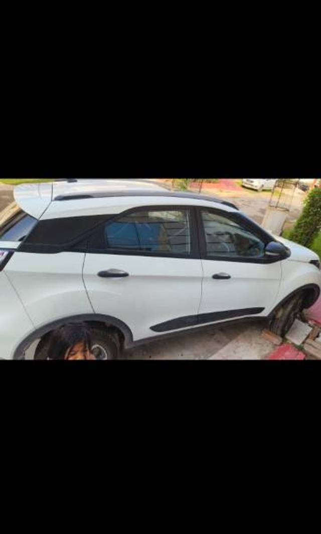 https://images10.gaadi.com/usedgaadi-sellcar/UsedCar/00e57ee9-9a0e-4c2d-9d87-a724a8bd1260/204ca6f7-be9e-4c8b-9988-046dfe197c8a.jpg?imwidth=6401