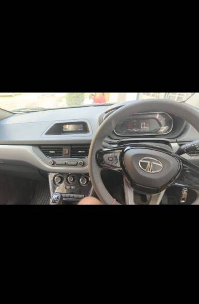 https://images10.gaadi.com/usedgaadi-sellcar/UsedCar/00e57ee9-9a0e-4c2d-9d87-a724a8bd1260/ec623dd0-3f2c-4a90-8244-983c62028483.jpg?imwidth=6402