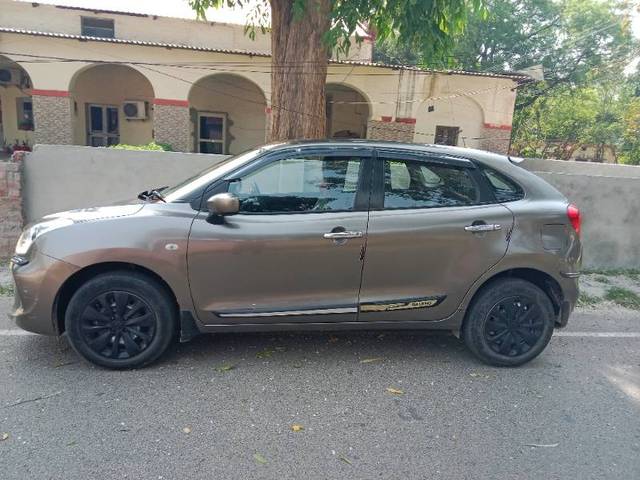 https://images10.gaadi.com/usedgaadi-sellcar/UsedCar/01002372-5676-4b38-852f-a933e698e8f6/7bf371cc-a0ea-4c43-a56b-2c6b25e7cd30.jpg?imwidth=6402
