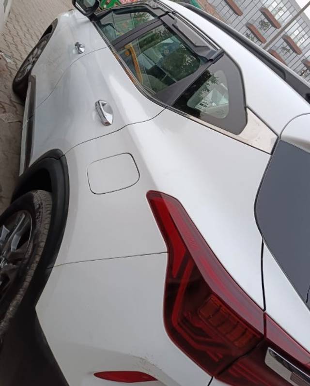 https://images10.gaadi.com/usedgaadi-sellcar/UsedCar/014f5806-0b28-4947-9c2b-cc05ea847c22/8a928ada-1d96-4418-867f-26191440d210.jpeg?imwidth=6401