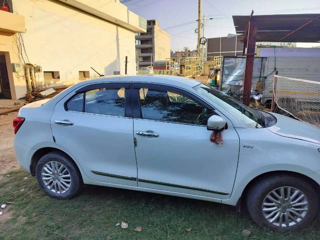 https://images10.gaadi.com/usedgaadi-sellcar/UsedCar/01818d3e-86f8-4274-a923-e7b829951605/9883b0f7-64ae-41ee-b508-5e9b5f0766a8.jpg?imwidth=6401