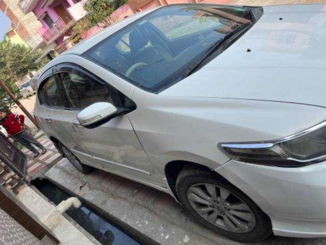 https://images10.gaadi.com/usedgaadi-sellcar/UsedCar/01acd5e5-481c-4ce7-9470-ea6d63259fea/cdacdc4f-d37c-4d16-82de-4299a89eaddf.jpeg?imwidth=6401
