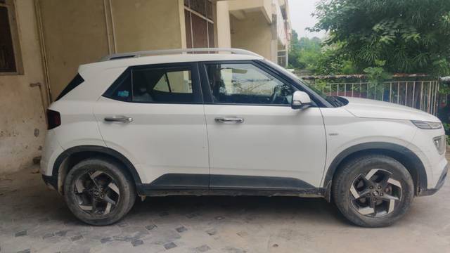 https://images10.gaadi.com/usedgaadi-sellcar/UsedCar/01adb2e2-d4bf-4b00-a199-f620f67a418b/3edebb85-1b99-4428-8ebf-2f410ee789f8.jpg?imwidth=6400