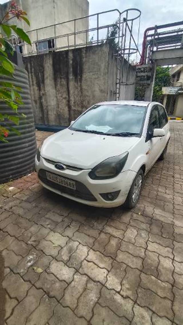 https://images10.gaadi.com/usedgaadi-sellcar/UsedCar/01b6b47f-c24d-4016-b6e9-8f8e7db0fd5f/e8cf9749-238a-4096-a745-87a5ef2f6ed7.jpg?imwidth=6400