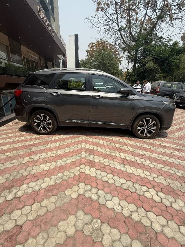 https://images10.gaadi.com/usedgaadi-sellcar/UsedCar/01f9ddf8-5f94-423c-837a-9df7c2fab824/a8773a3a-b152-4829-b297-8a95d235f33c.jpeg?imwidth=6402