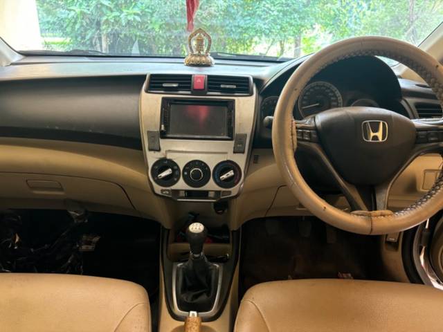 https://images10.gaadi.com/usedgaadi-sellcar/UsedCar/022d2b72-dbd1-4e86-bed5-d93345739085/af207102-c931-4972-b790-0f8636746ae8.jpeg?imwidth=6402