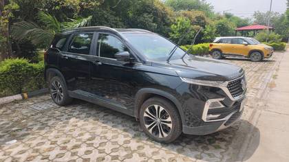MG Hector Sharp CVT MG Hector Sharp CVT