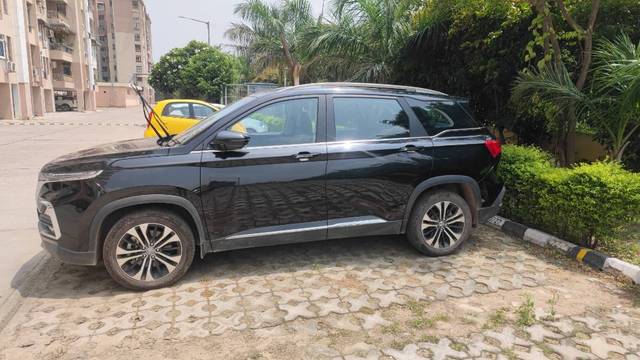 https://images10.gaadi.com/usedgaadi-sellcar/UsedCar/0282e5d2-4022-4364-abd3-703287f23a7c/87a01ed1-a0ac-4729-bf18-33bd3f85bc07.jpg?imwidth=6402
