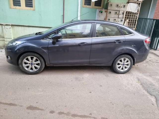 https://images10.gaadi.com/usedgaadi-sellcar/UsedCar/02ce2c92-0197-4d32-8e0d-985803468d44/7b028d63-6425-4b35-91fb-e1c71b869baf.jpg?imwidth=6402