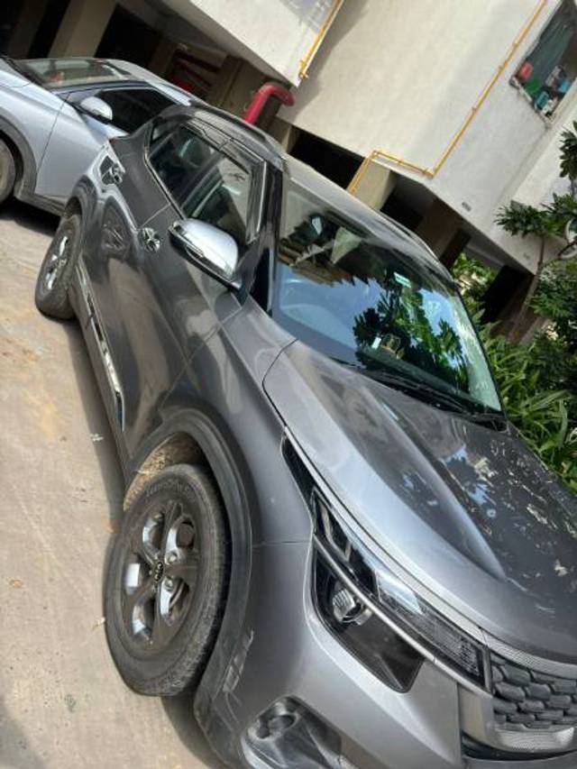 https://images10.gaadi.com/usedgaadi-sellcar/UsedCar/033224ae-6295-4591-9d2f-97aeec56c068/3c093bce-555b-4452-8ce3-7bfda3cf0a38.jpeg?imwidth=6400