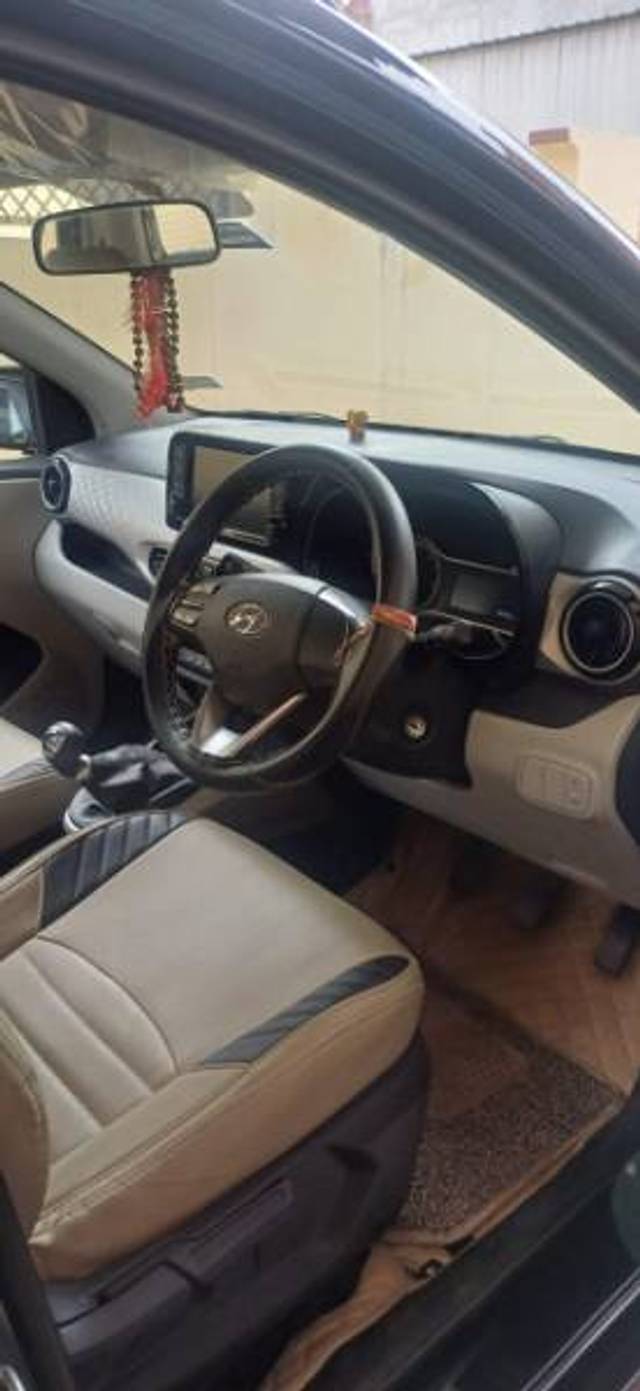 https://images10.gaadi.com/usedgaadi-sellcar/UsedCar/034dac81-7a8b-446c-94e3-9d4d8e914217/9bd3a9cf-b58e-4c7e-a9f1-098d52cb978c.jpg?imwidth=6402