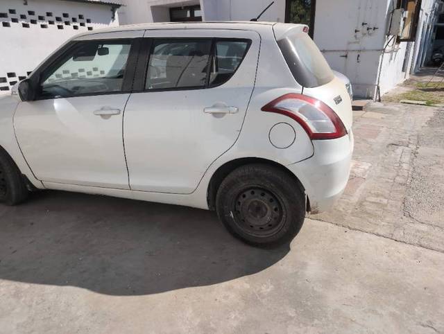 https://images10.gaadi.com/usedgaadi-sellcar/UsedCar/037ae810-3d33-45da-9d9a-5e8d88c6034a/aaa9125a-3926-42ea-8429-564540ae094b.jpg?imwidth=6401