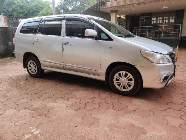 https://images10.gaadi.com/usedgaadi-sellcar/UsedCar/03a2d891-97f5-4aae-935f-affba669c097/dcf41a24-feae-4ddc-9d98-40e8c5958698.jpg?imwidth=6400