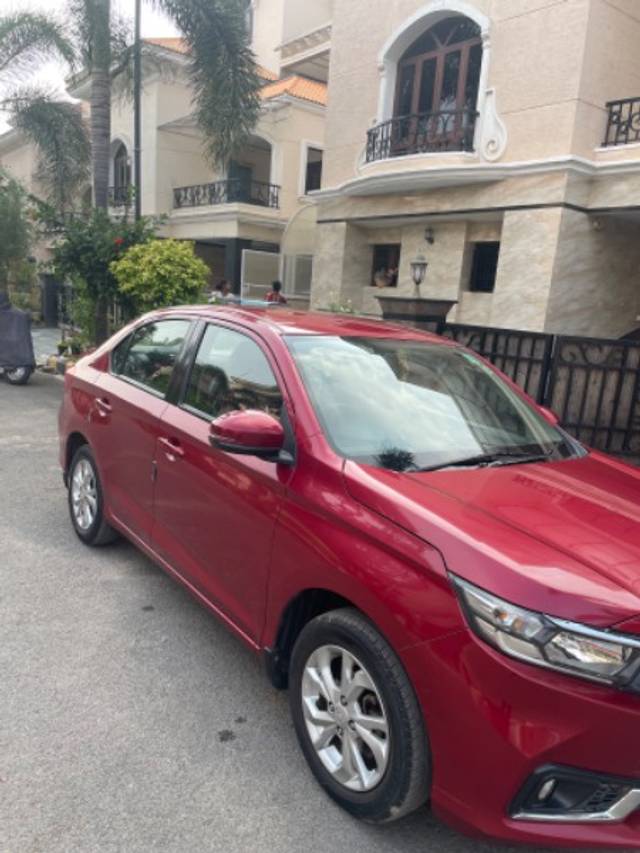 https://images10.gaadi.com/usedgaadi-sellcar/UsedCar/03bf4003-006c-42df-8f0c-1761d77c1932/1f97cea3-46ff-449b-9f25-a16765cfe9ca.jpeg?imwidth=6400