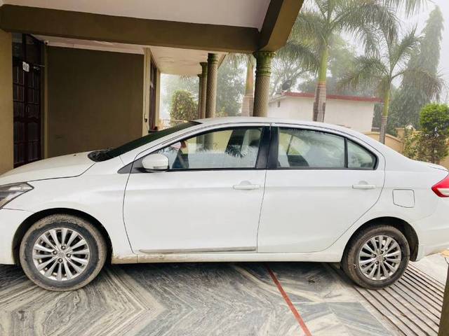 https://images10.gaadi.com/usedgaadi-sellcar/UsedCar/03e64c26-03e4-4990-868e-9e470c148473/cf178a7a-4f5d-4890-982b-2365aca47c7d.jpg?imwidth=6400