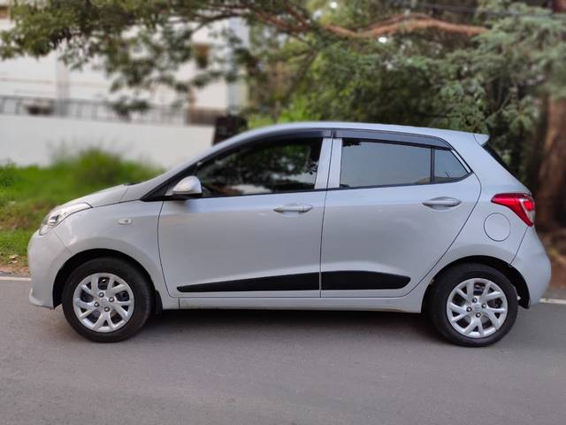 https://images10.gaadi.com/usedgaadi-sellcar/UsedCar/045e6f78-4cc4-4593-bfbd-ce15e1e5f618/143259ff-824b-4a04-b72a-ce459e67c074.jpg?imwidth=6400