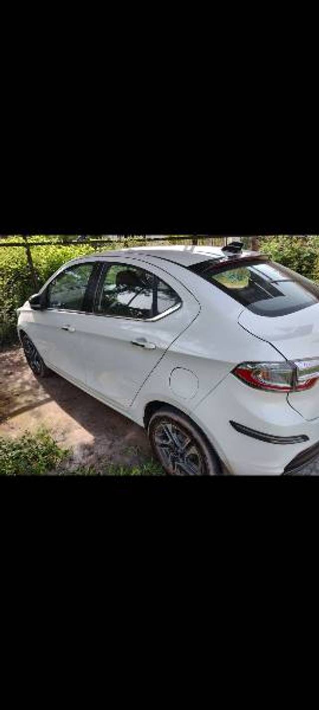 https://images10.gaadi.com/usedgaadi-sellcar/UsedCar/0481921a-0a75-41a3-8466-8246e0df8ecd/b682ae2c-0c58-4878-b7ab-f8aa17d6d9b5.png?imwidth=6402