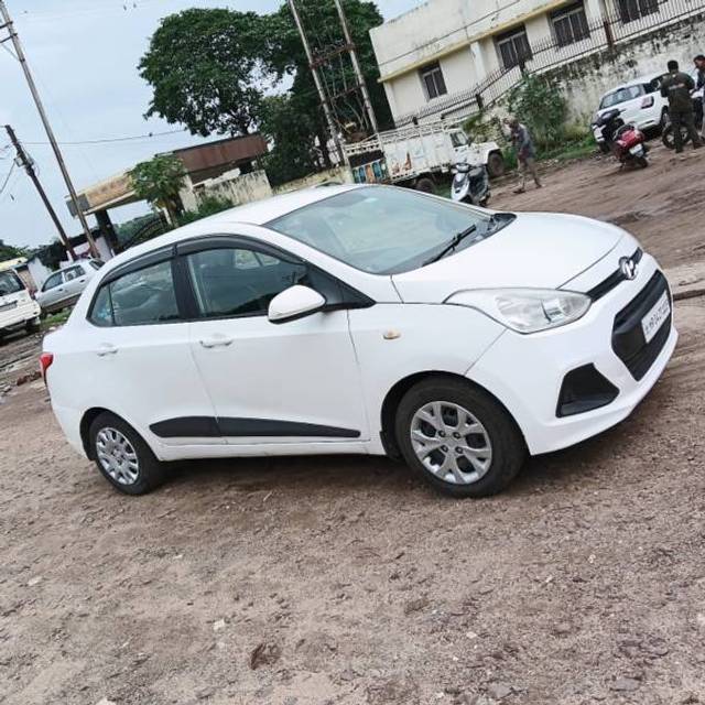 https://images10.gaadi.com/usedgaadi-sellcar/UsedCar/049c09ca-b4d5-4597-88e6-b8275cb072e8/0729bdd9-6cc5-4c40-b80b-adba07cebe44.jpg?imwidth=6401