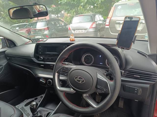 https://images10.gaadi.com/usedgaadi-sellcar/UsedCar/04aab2d6-36cb-4f3e-8201-f422ea62a099/524951eb-7958-4665-94c6-d98c9139775b.png?imwidth=6402