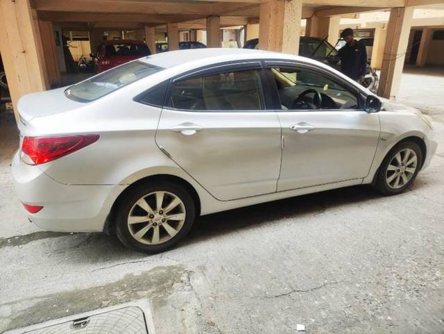 https://images10.gaadi.com/usedgaadi-sellcar/UsedCar/04ae1fa1-40a7-4427-9f3a-b9d63bbbfc7c/09049f3e-2247-4b11-bb0a-a74c51f2547c.jpg?imwidth=6402