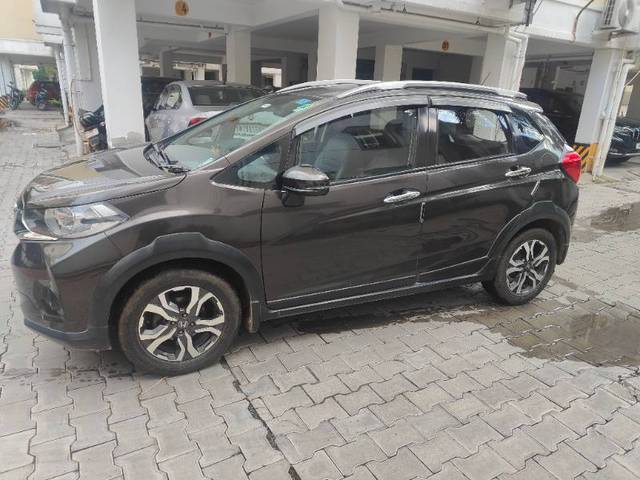 https://images10.gaadi.com/usedgaadi-sellcar/UsedCar/04d725db-af5e-4b7f-b197-3d003c3a9650/4ea47185-7dde-4bc9-aace-9044db8edf65.jpg?imwidth=6400