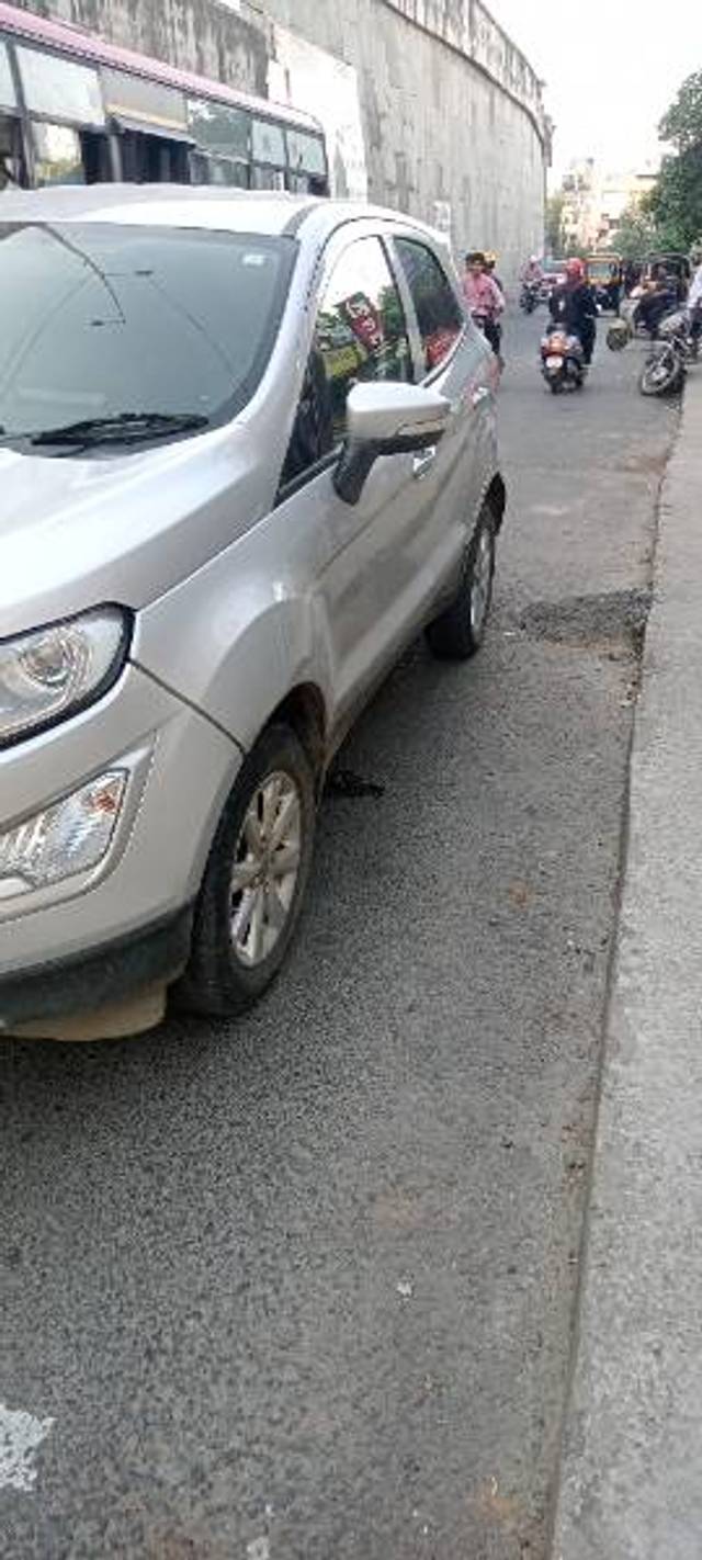 https://images10.gaadi.com/usedgaadi-sellcar/UsedCar/055017bf-a7ca-4539-9362-09f8ae963e66/fbc2436e-8673-4f47-99de-2cfa35fc4e98.jpg?imwidth=6401