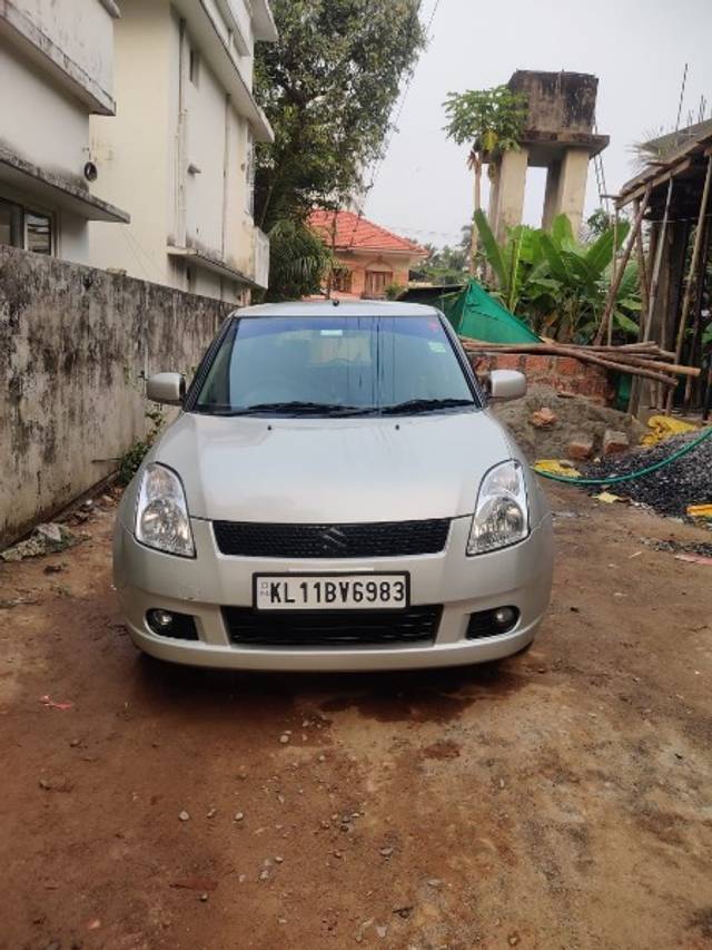 https://images10.gaadi.com/usedgaadi-sellcar/UsedCar/055edf04-98d8-4a1b-9059-7ab116a6516e/9d3a6063-5e18-496e-87af-8a8655b1c96b.jpeg?imwidth=6400